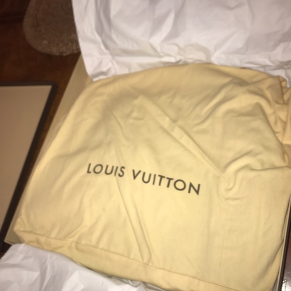 100%Auth Louis Vuitton Artsy MM - Picture 3 of 7